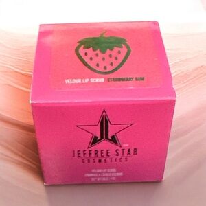 Jeffree Star Strawberry Gum Velour Lip Scrub